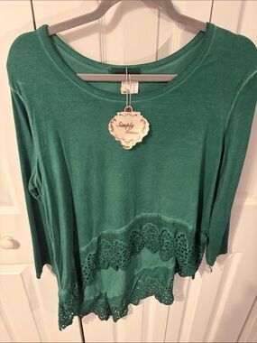 Simply Couture Green Long Sleeve Top with Lace Hem